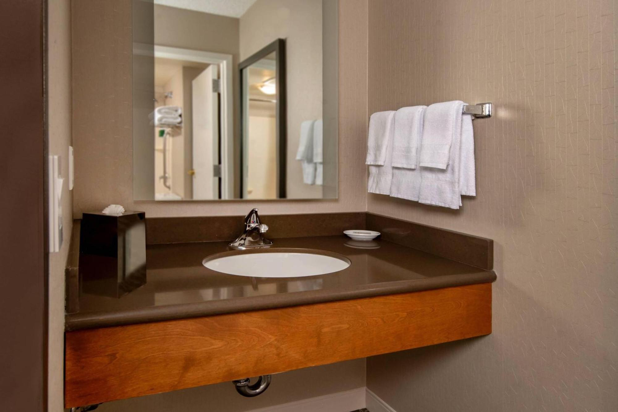 Hotel Springhill Chantilly 3*