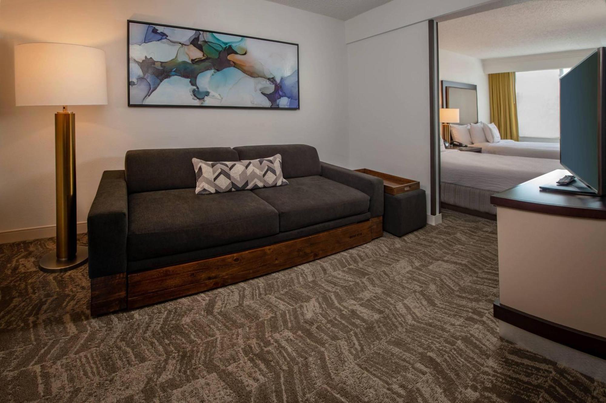 Springhill Chantilly Hotel 3*