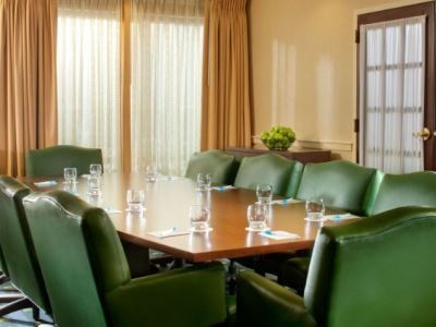 Hotel Springhill Chantilly 3*