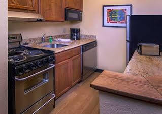 Springhill Chantilly Hotel 3*